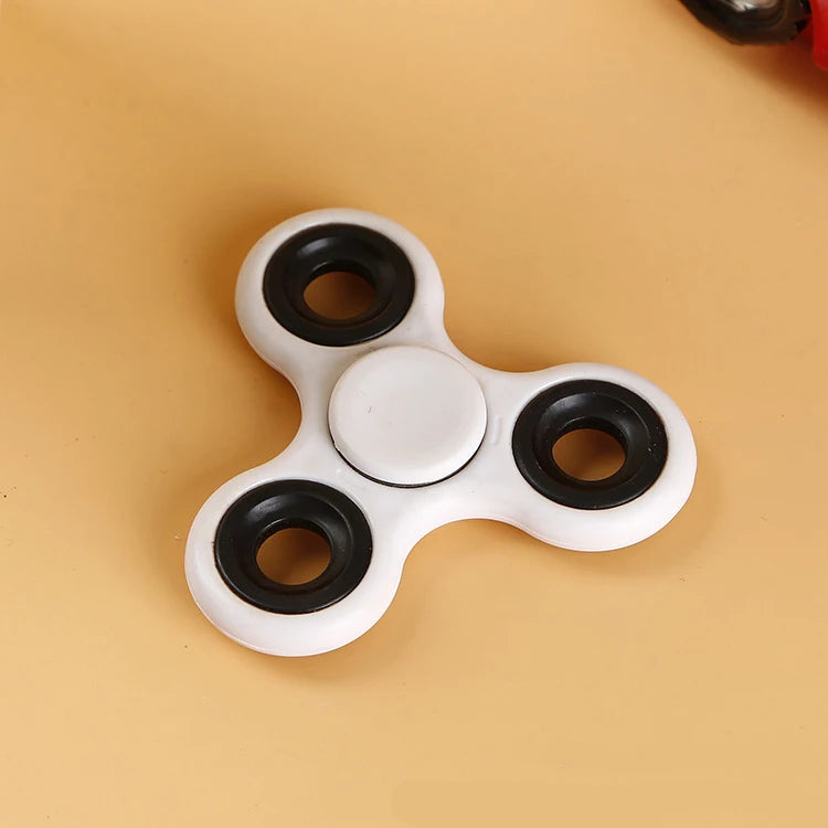 Spinner tri-spinner varios colores | Neuromart