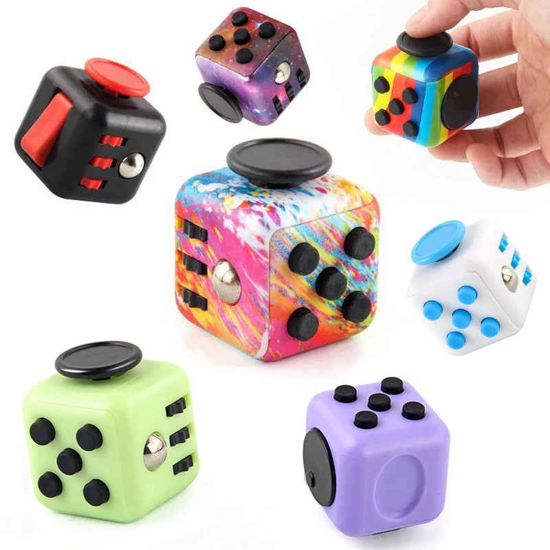 Imagen con varios dados de colores, juguete sensorial tipo fidget | Neuromart