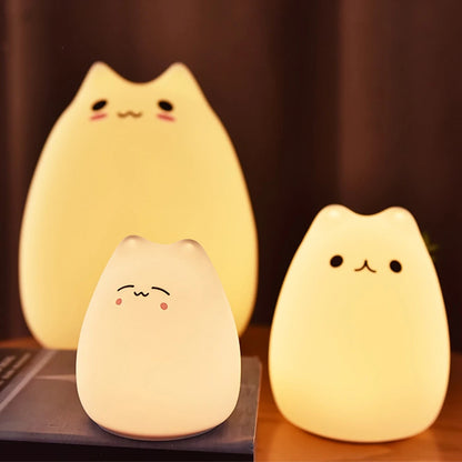 Imagen de varias lamparas de gatitos encendidas | Neuromart