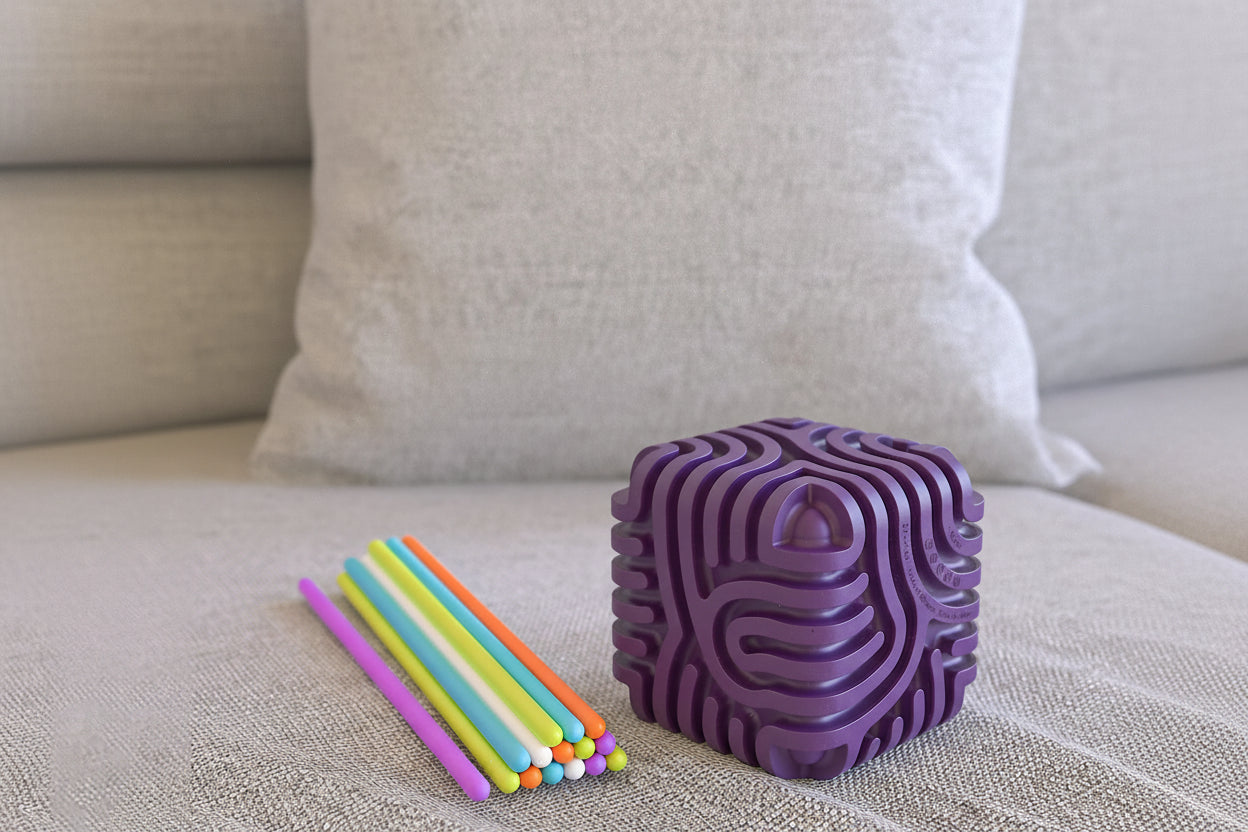 Imagen de pelota morada juguete sensorial con 15 varillas  | Neuromart