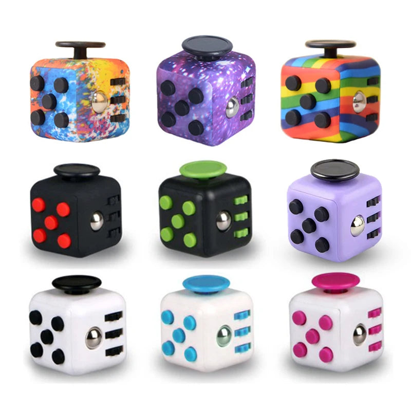 Imagen frontal de varios dados, juguete sensorial tipo fidget | Neuromart